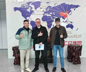 Колесный погрузчик HZM